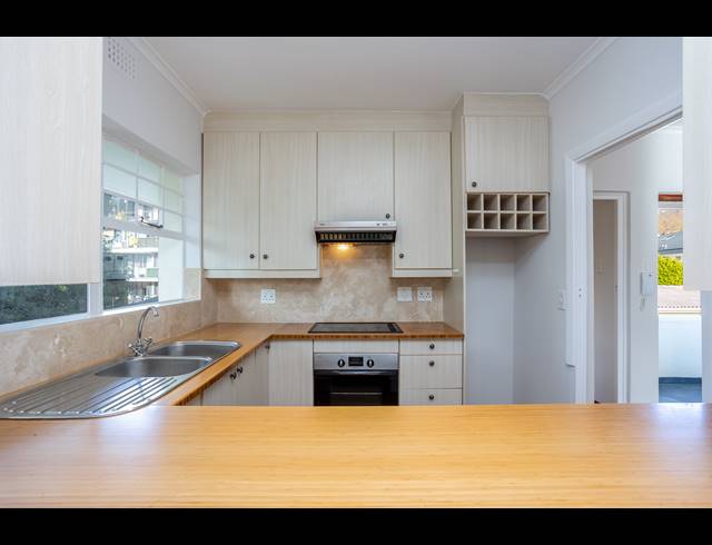 2 BEDROOM APARTMENT TO LET IN NEWLANDS